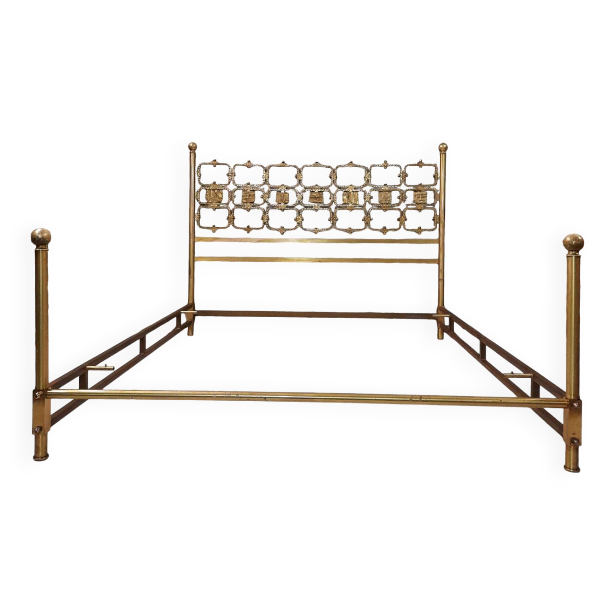 60s/70s bed design Luciano Frigerio in gilded brass