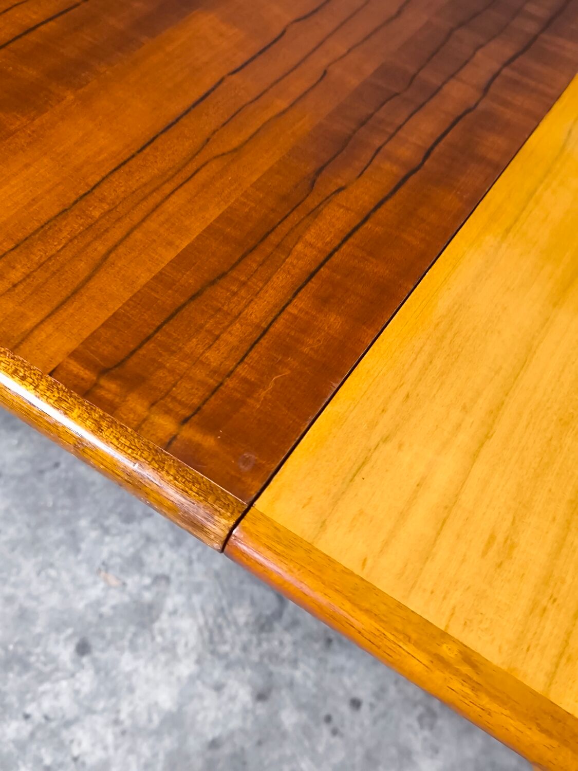 Table scandinave vintage années 60