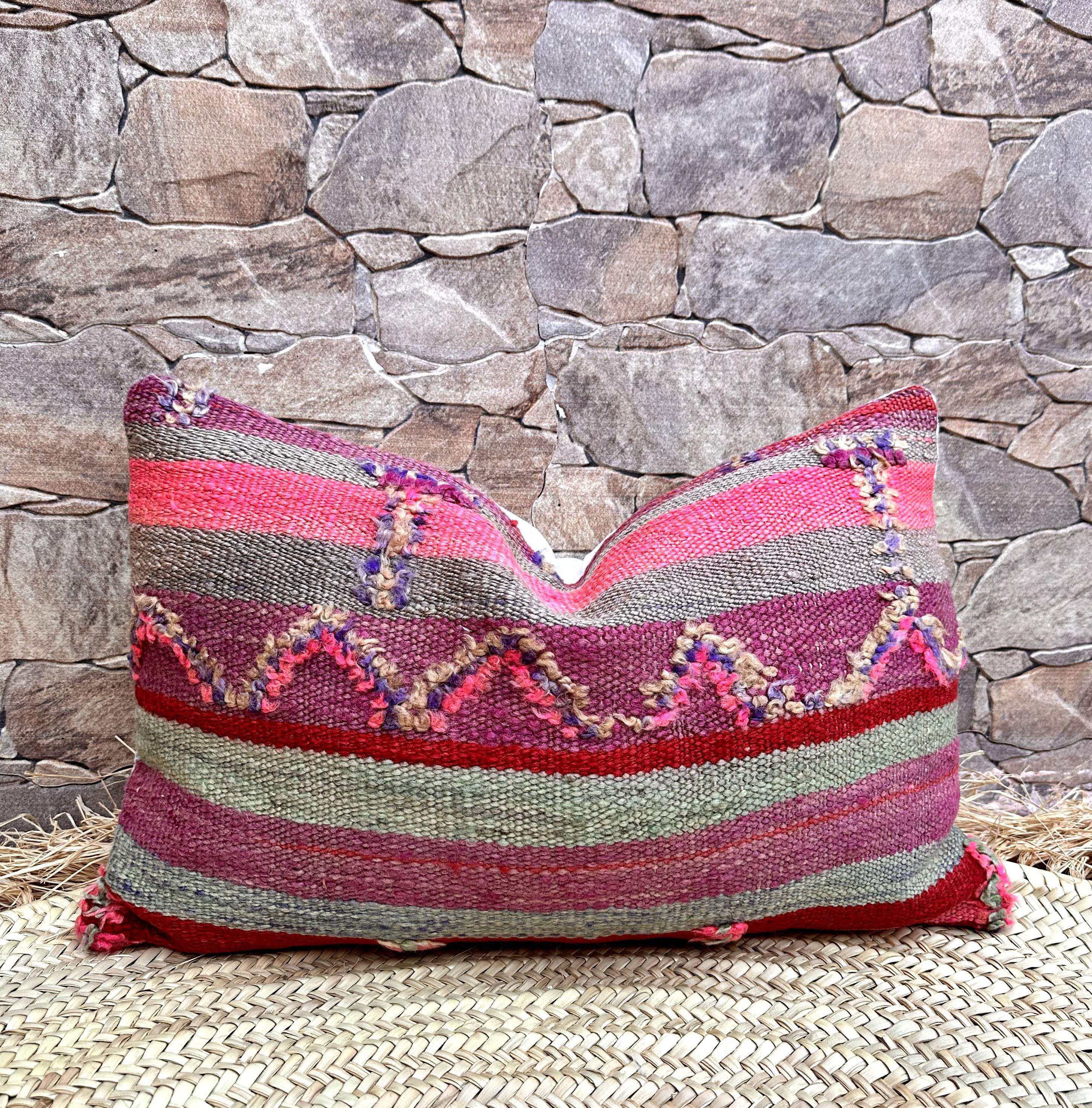 Beautiful vintage Berber Kilim pillow from Morocco