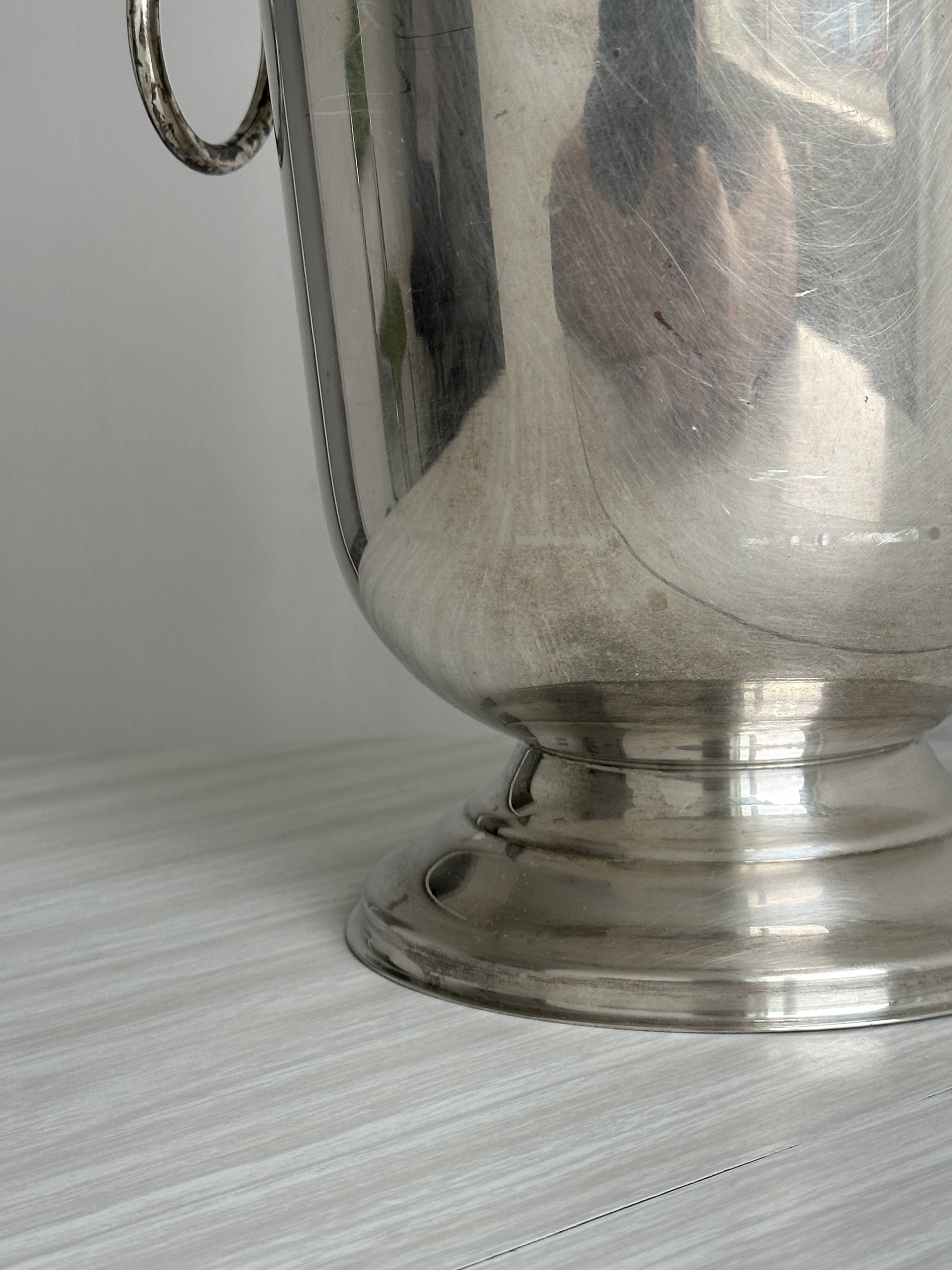 Metal champagne bucket