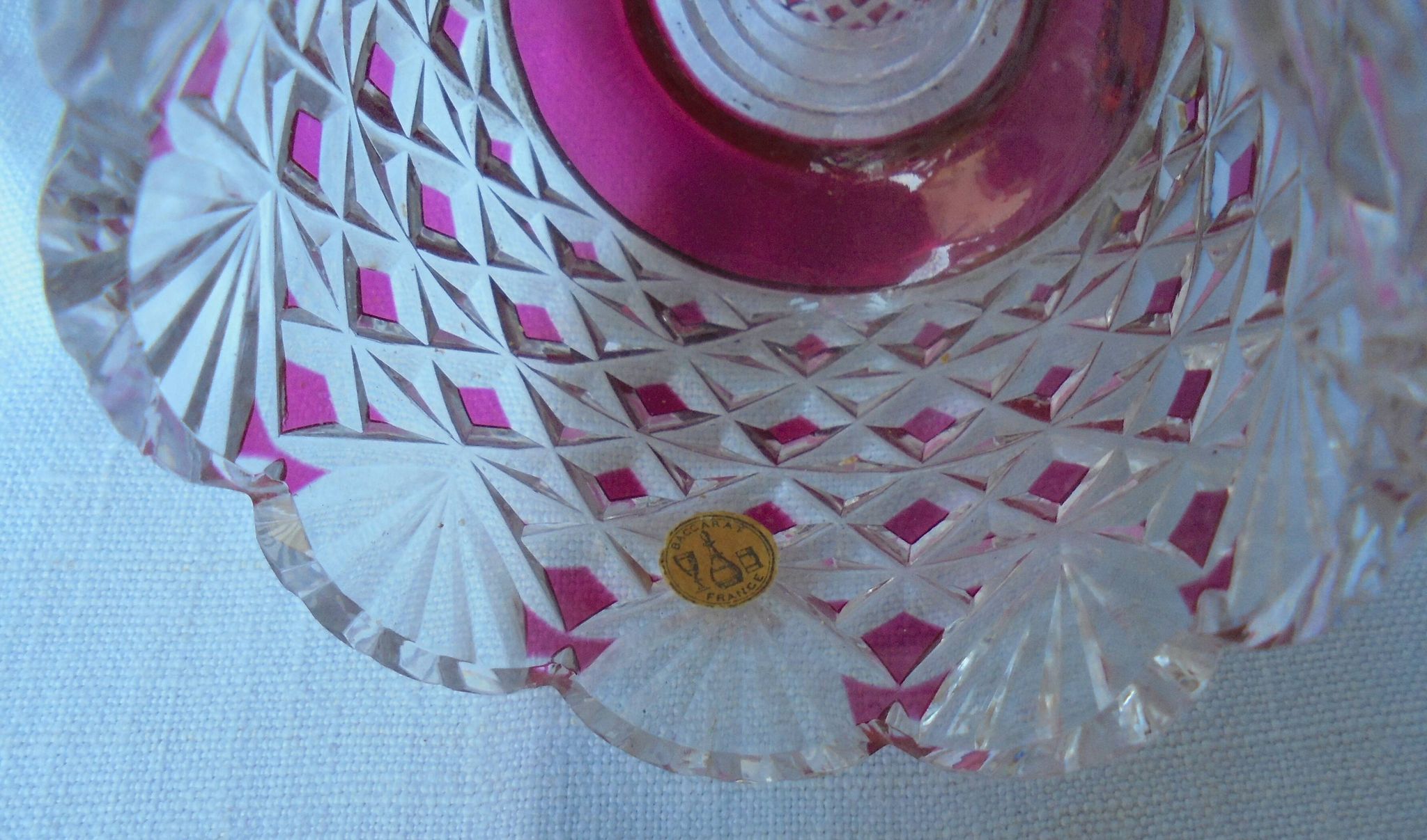 Vase de voiture en cristal taillé et teinté "Baccarat",Art Deco