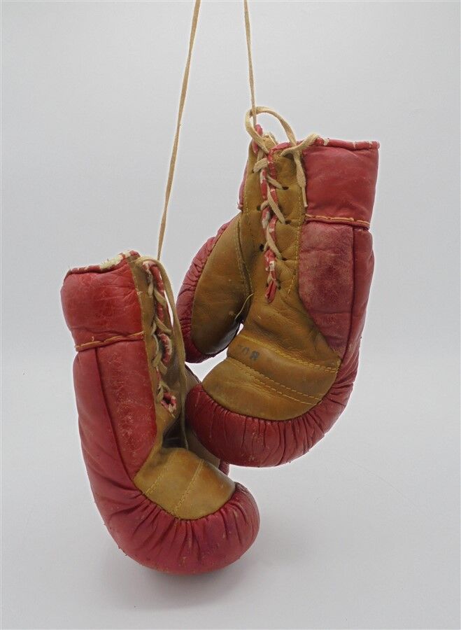 Pair of leather child boxing gloves