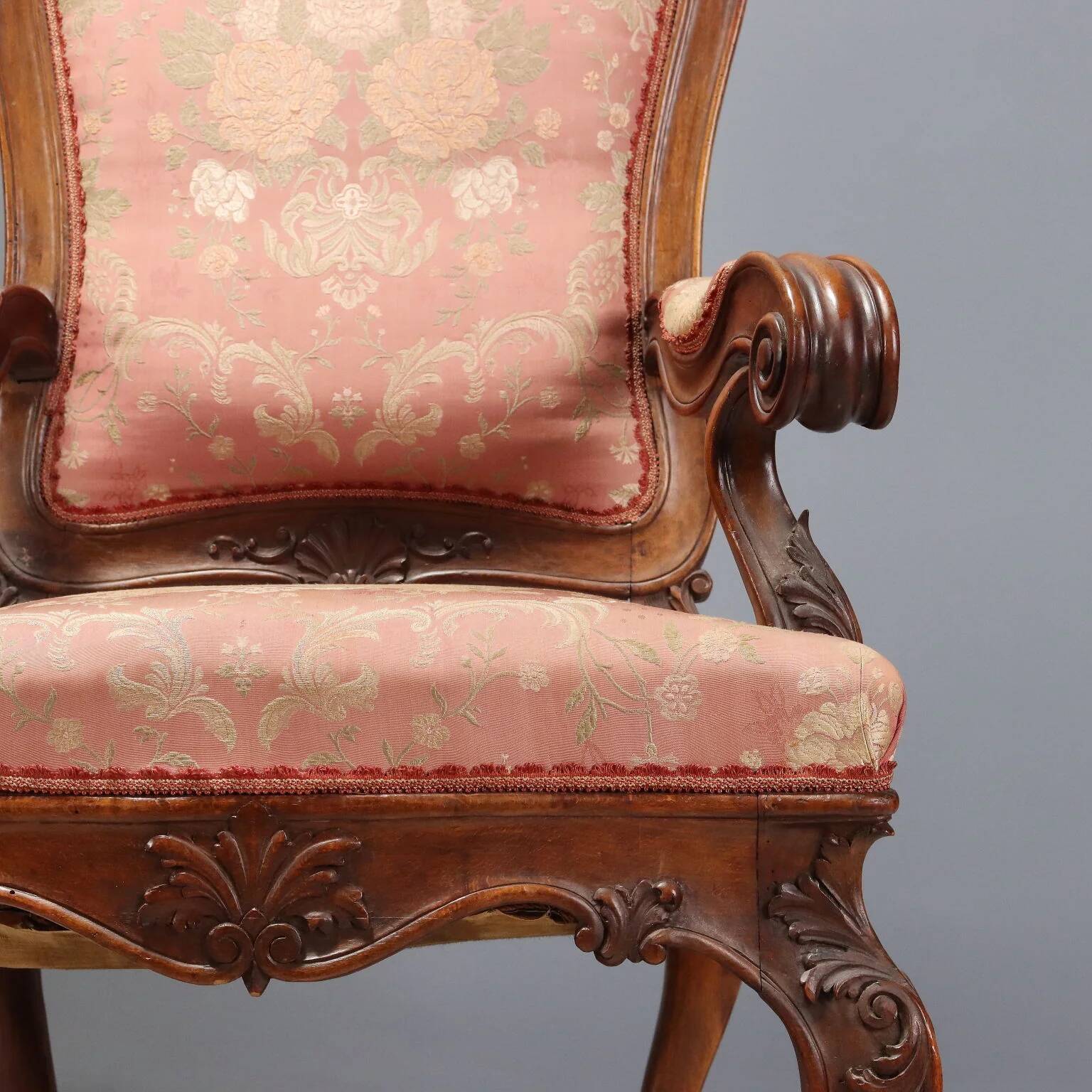 Paire de fauteuils Louis-Philippe en noyer