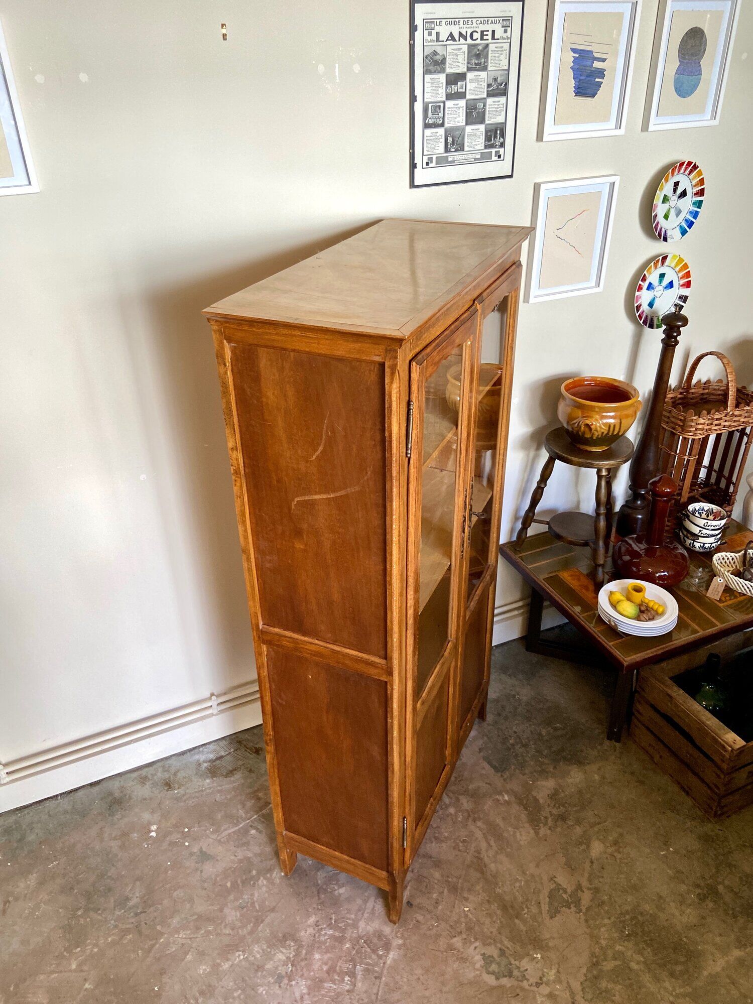 Cupboard, showcase 2 doors in dark wood
