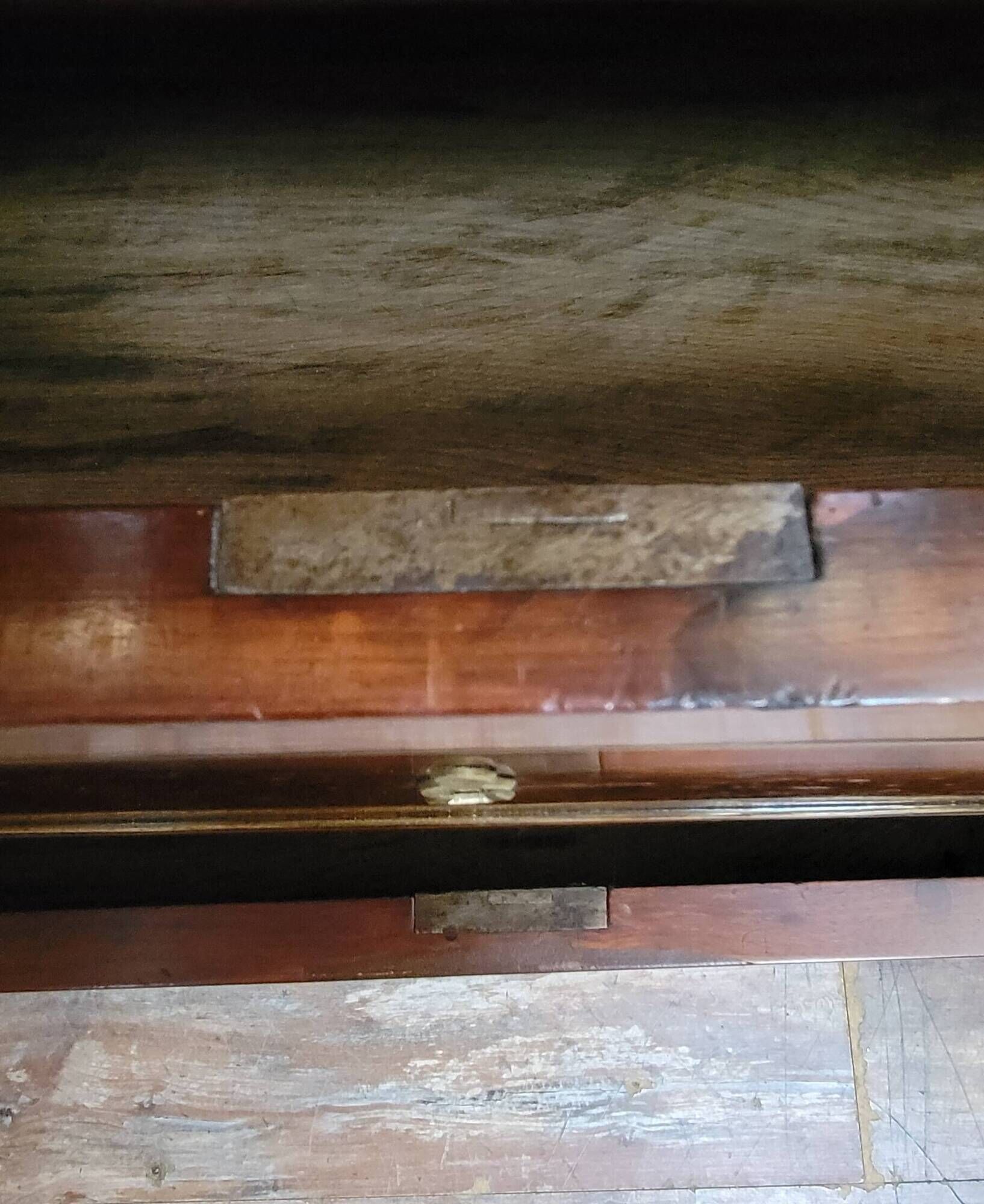 Commode Parisienne époque Louis XVI, réalisée à la fin du XVIIIᵉ siècle