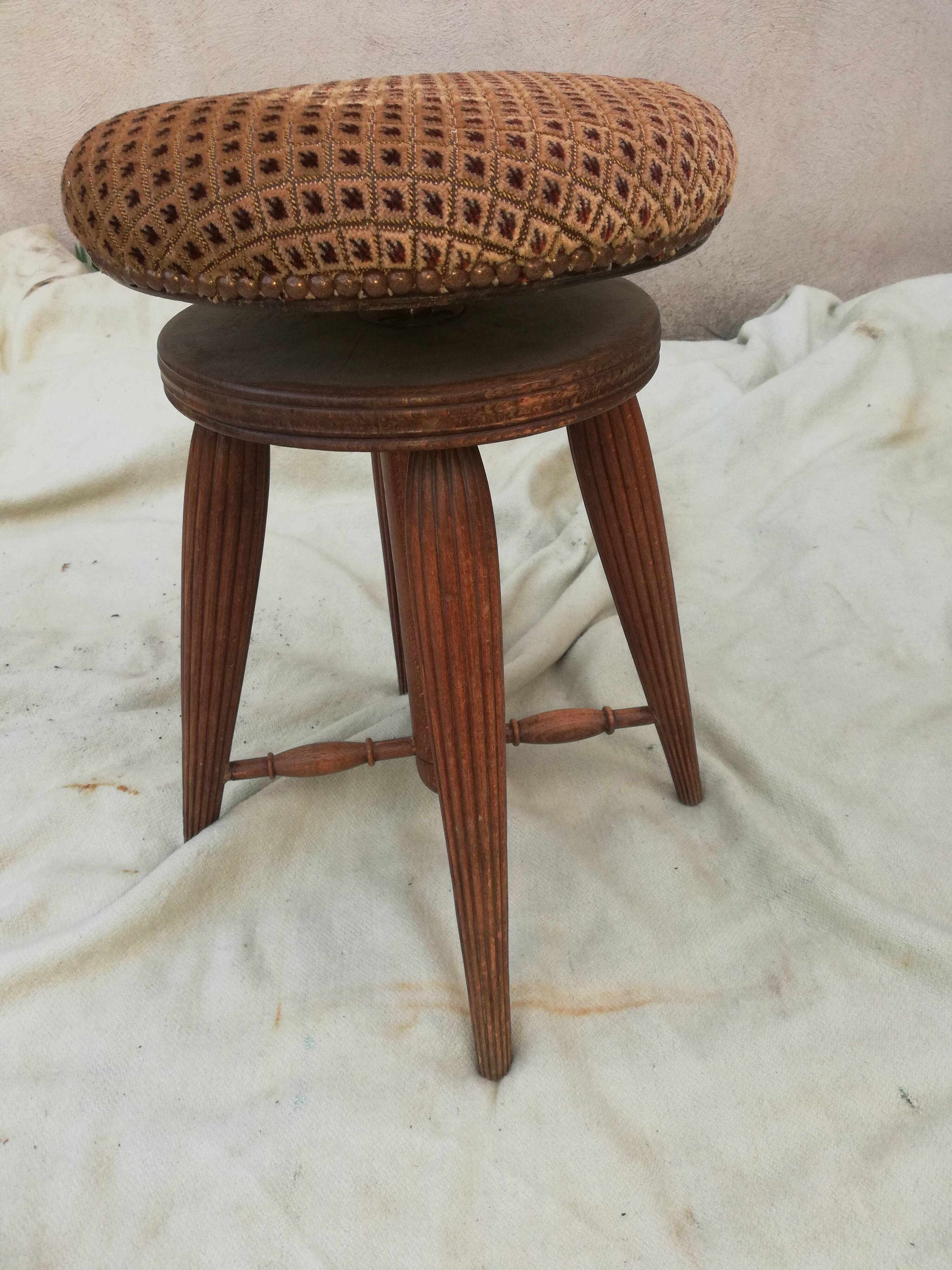 Piano stool