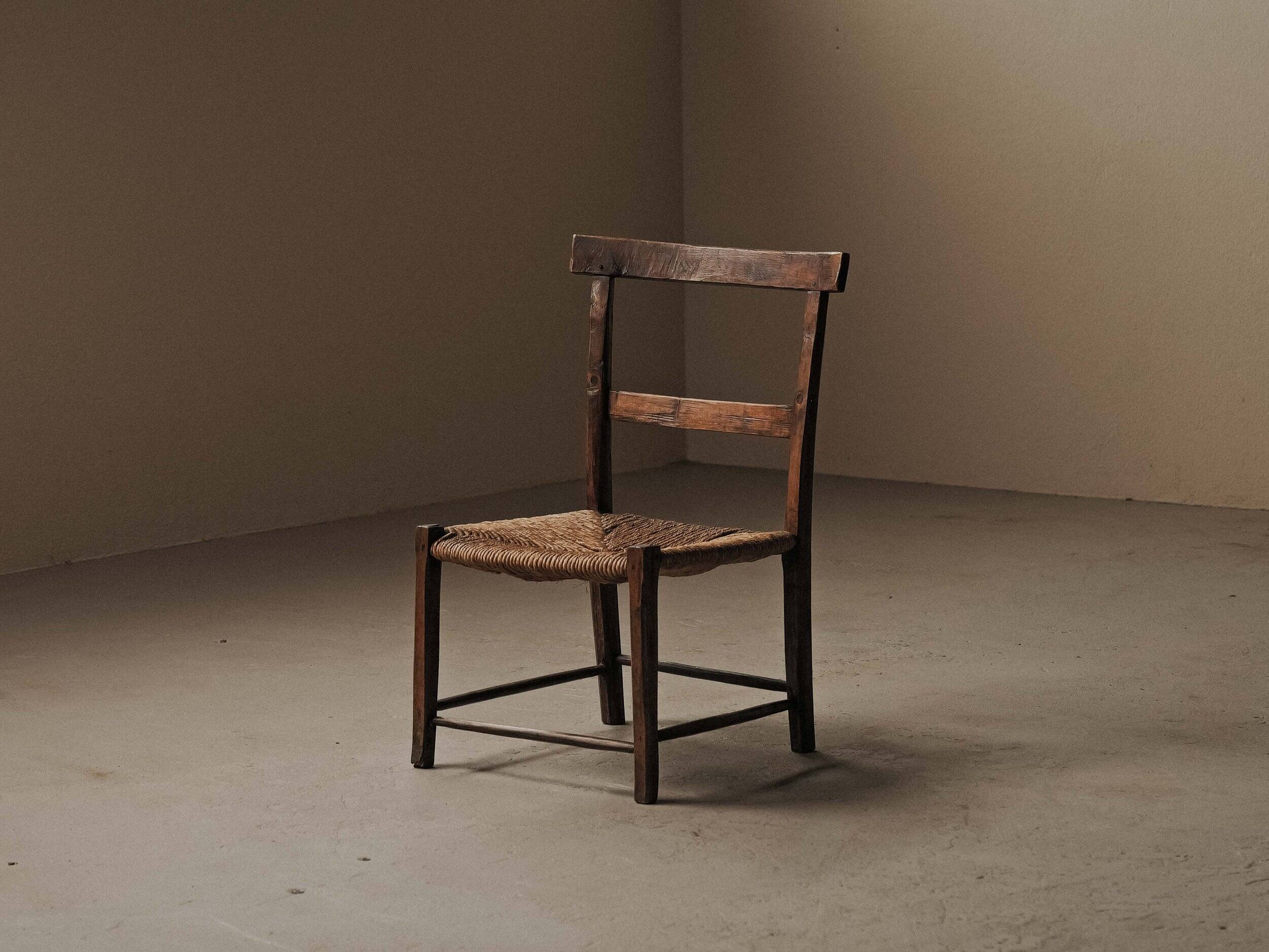 Auvergnat armchair in wood and straw, folk art, 19th century