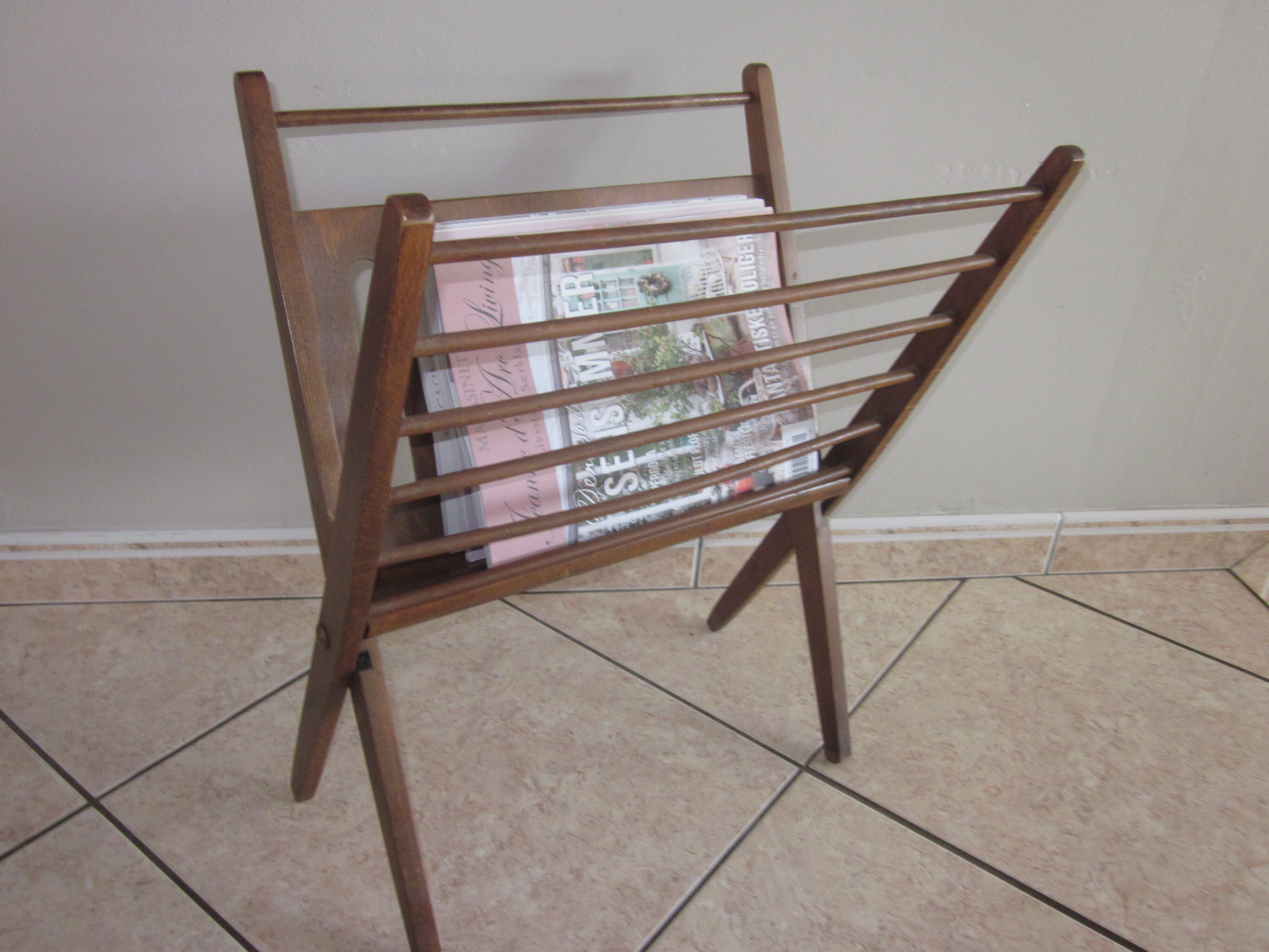 Vintage magazine holder