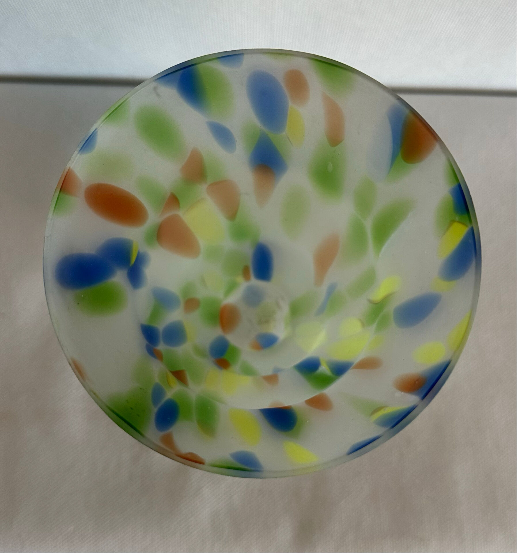 Frosted glass vase with multicoloured inclusions – Murano style
