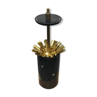 Table cigarette holder