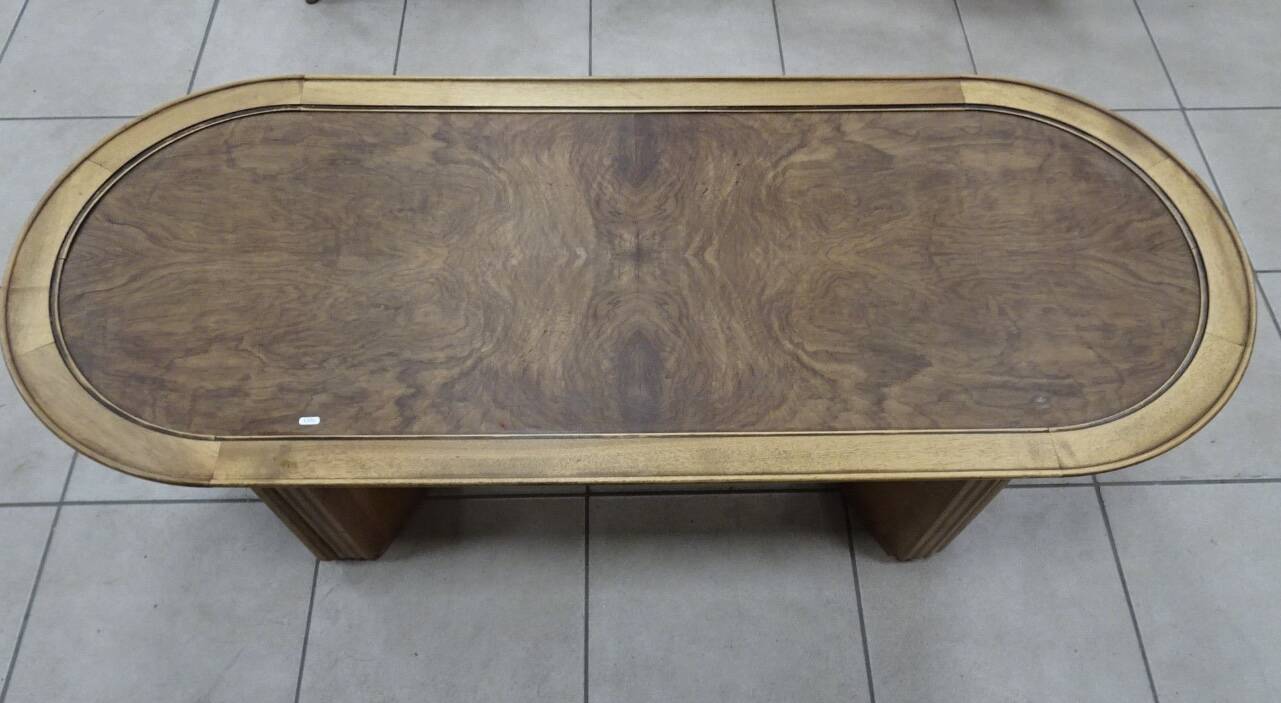 Oval Art Deco coffee table in rosewood, 1930s-1940s.