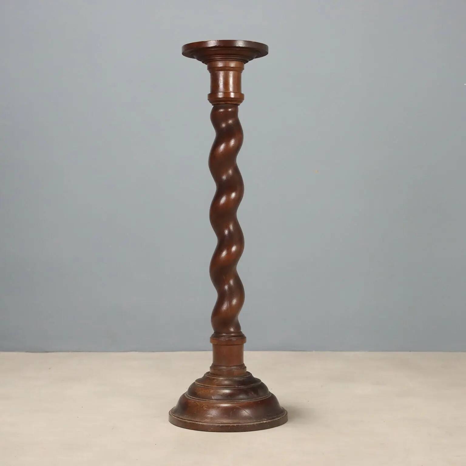 Column, ancient walnut pedestal, Italy, late 19th century