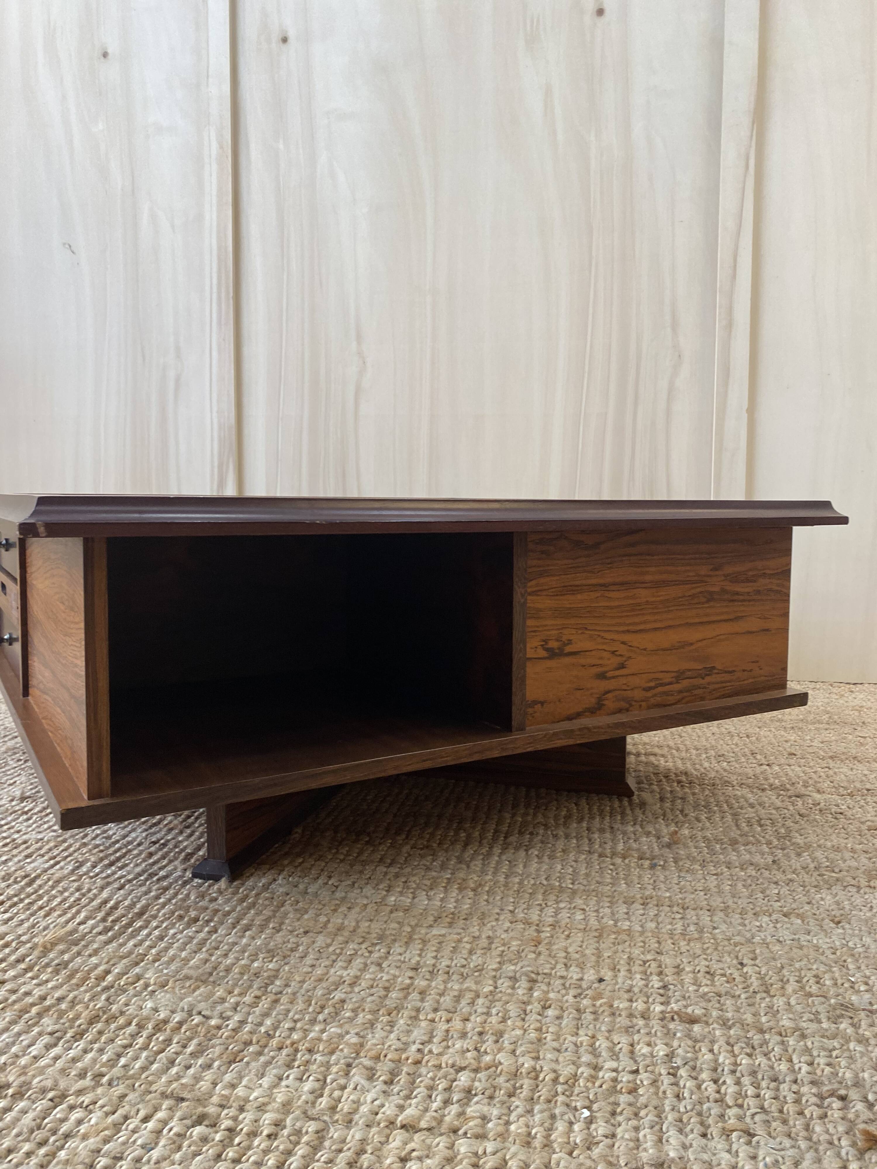 Italian coffee table in rosewood - 1960 - Saporiti