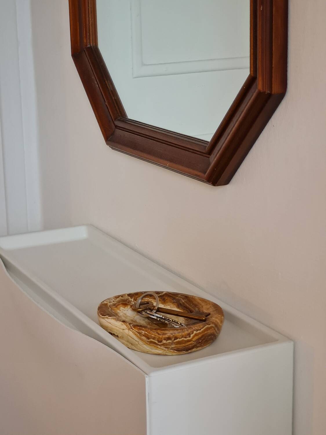 Vintage natural stone pocket emptier