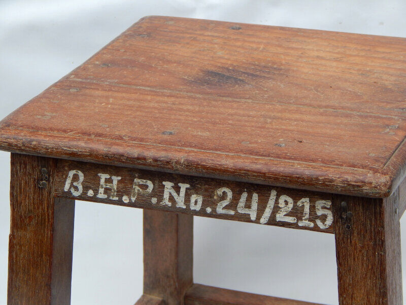 RestIng Stool Plant Old Teck Patina Brown 28.5x27x31cm
