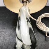 Ancienne lampe en verre moulé