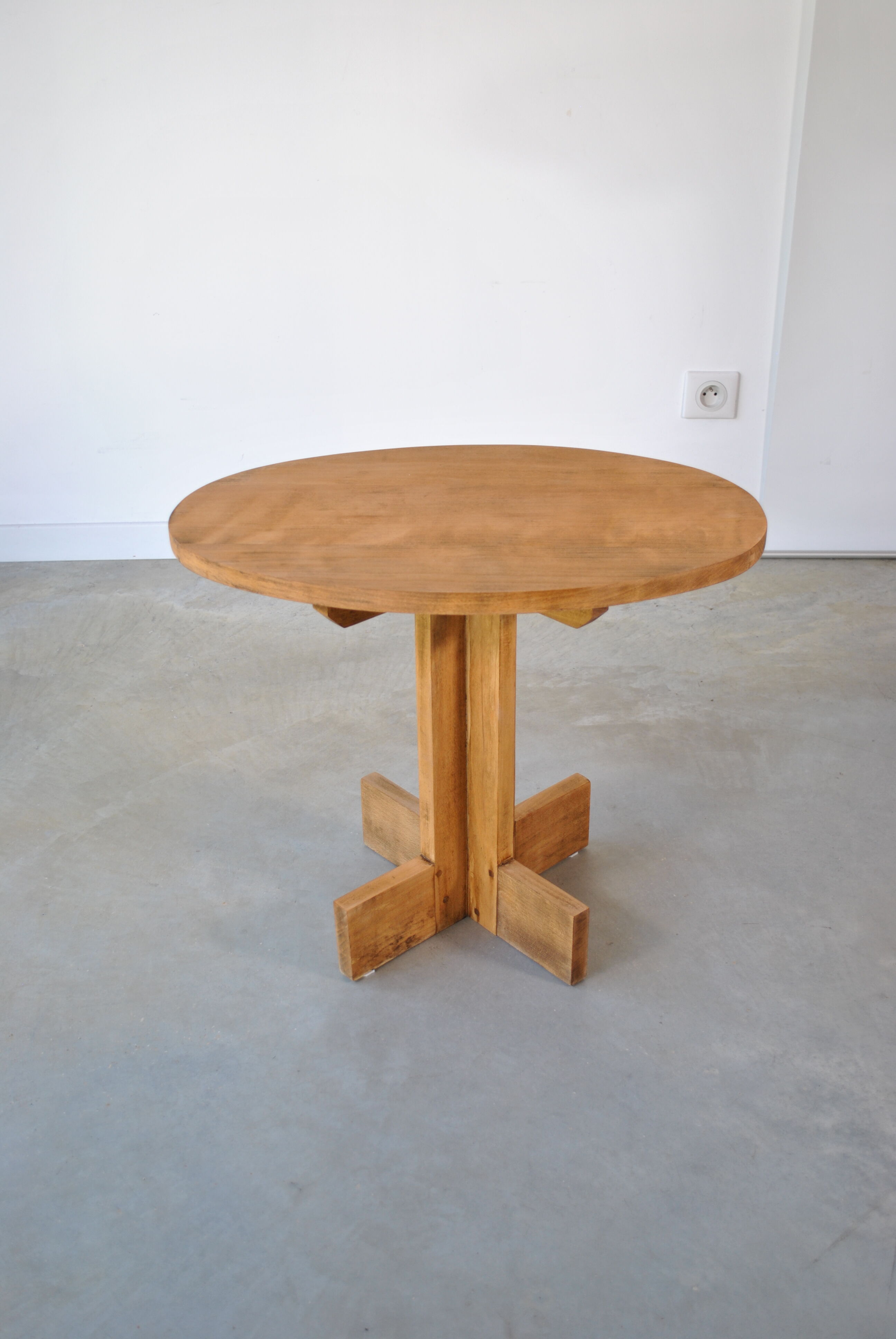 Oak pedestal table circa 1950