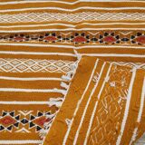 Tapis petite taille fait main traditionnel 114x64cm