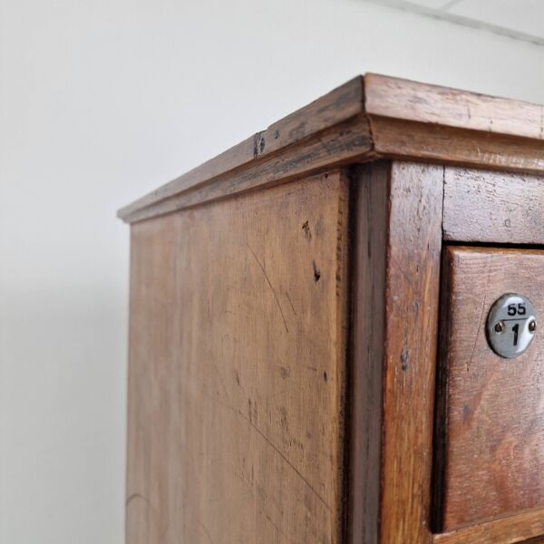 Armoire d'apothicaire ou d'archives industrielle hollandaise en chêne, vers 1900