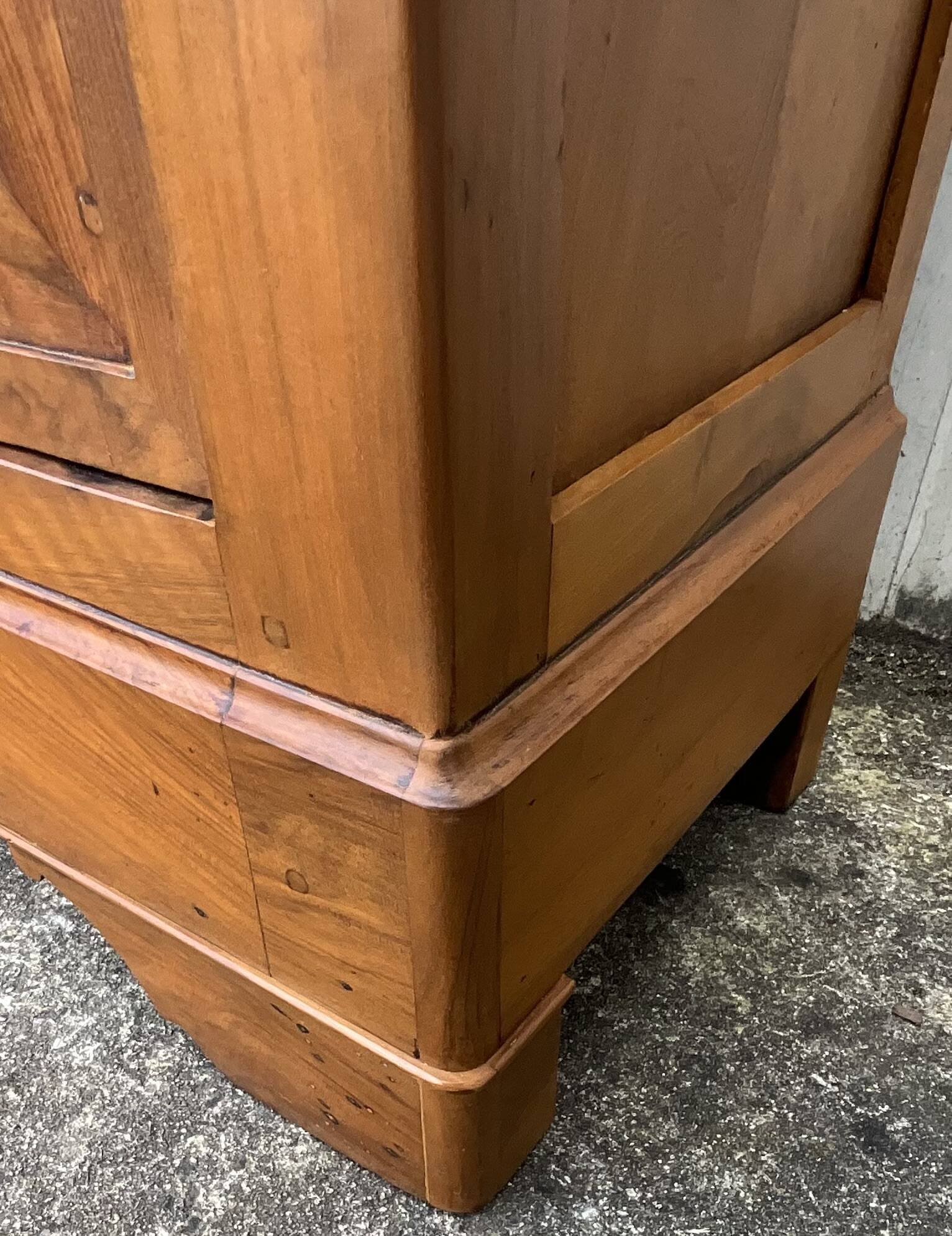 Louis-Philippe walnut buffet