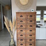 Notary cabinet with flaps