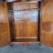 Armoire de montagne en sapin XIX ème siècle