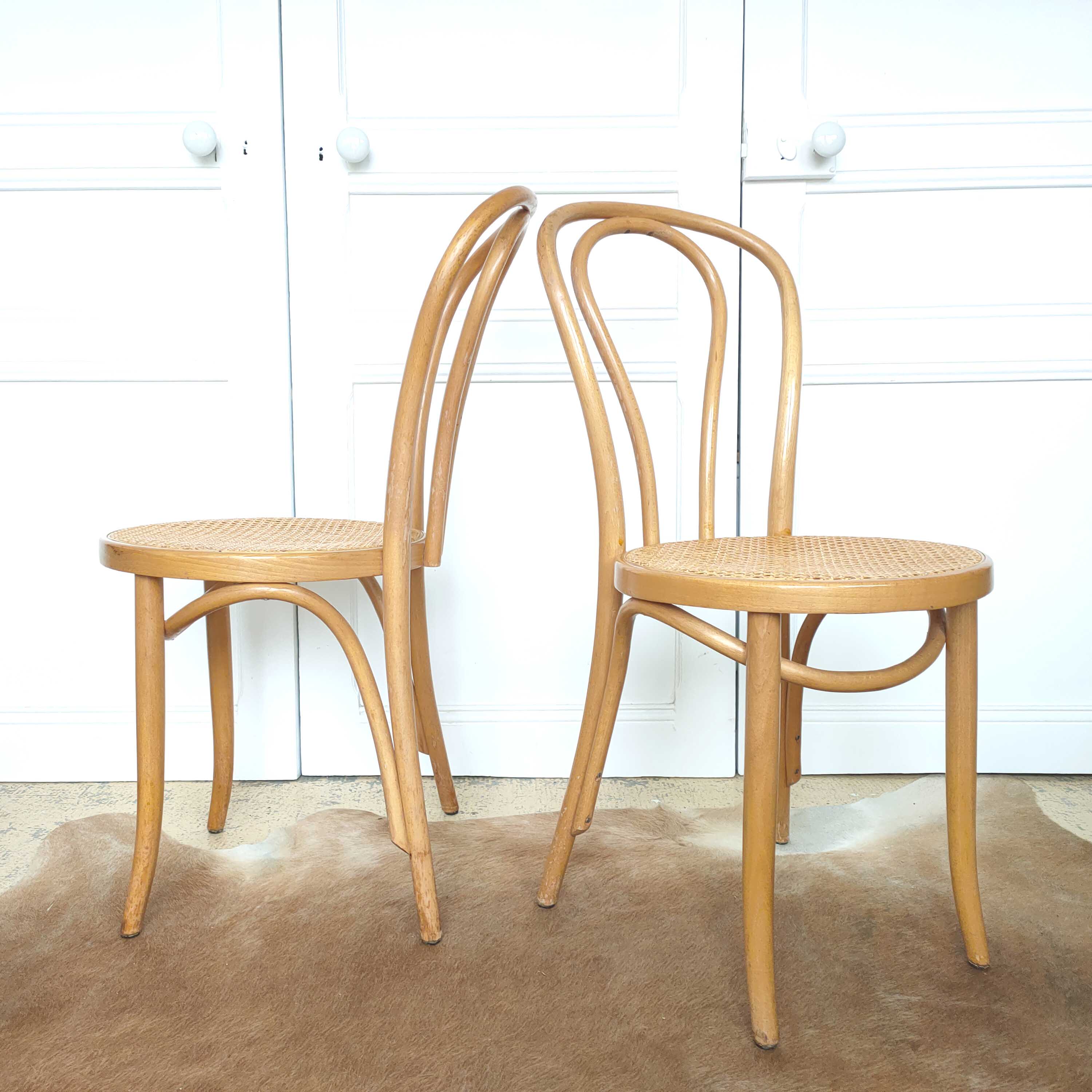 Paire de chaises cannées Thonet
