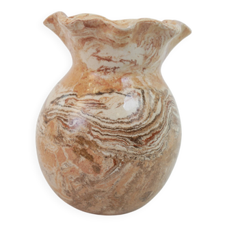 Vase rond à col corolle en terre mêlée ocre