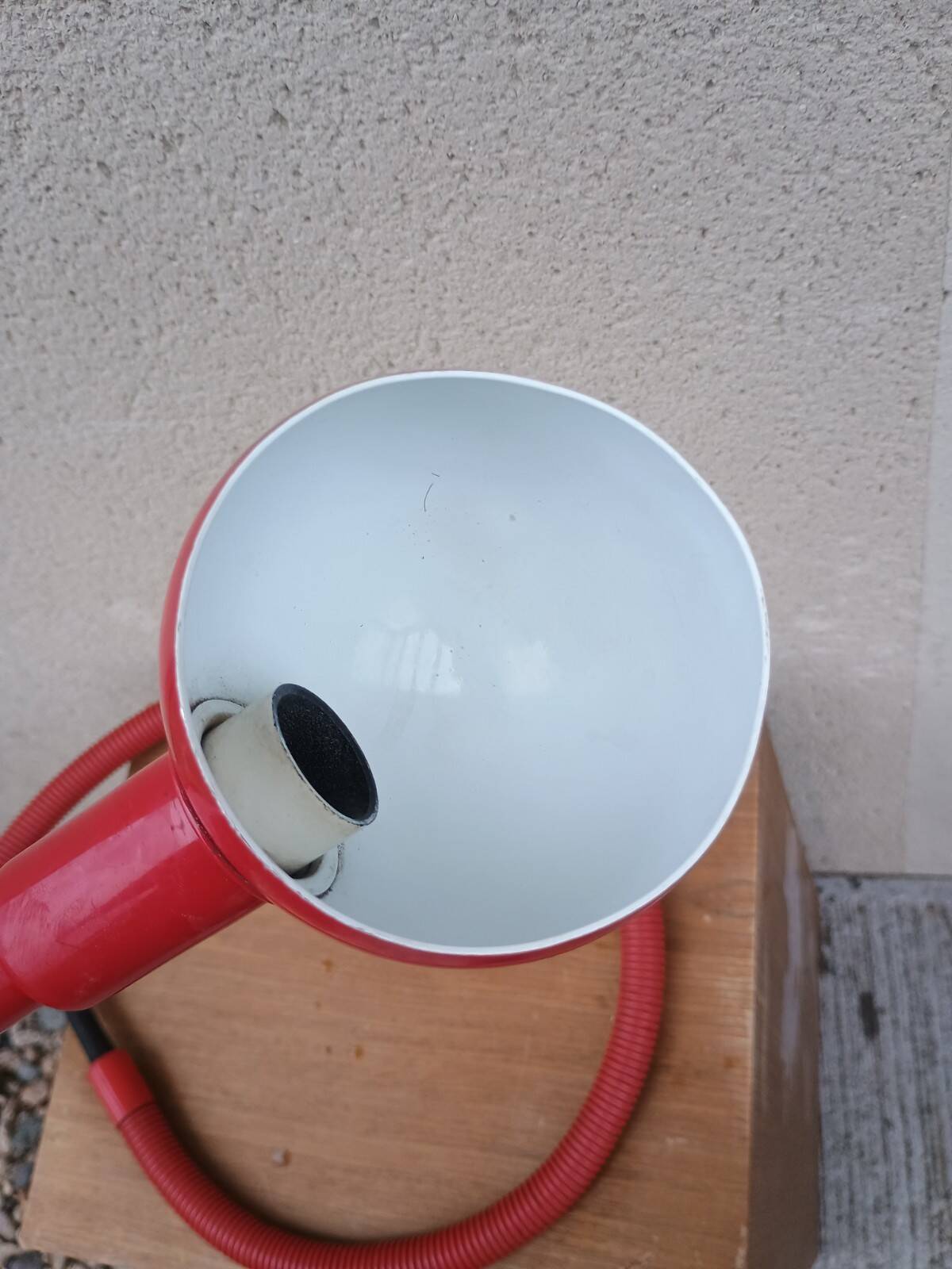 Red snake table lamp Hebi ISAO Hosoe Valenti Luce Italy design 1980 Memphis