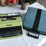 Machine à écrire olivetti lettera 32 verte