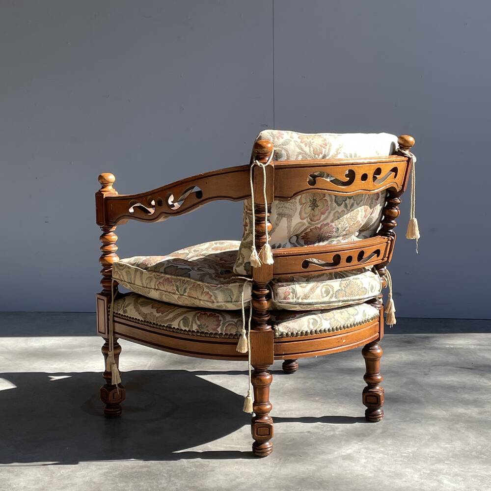 Giorgetti / classic armchair in art deco style / italy 1975s