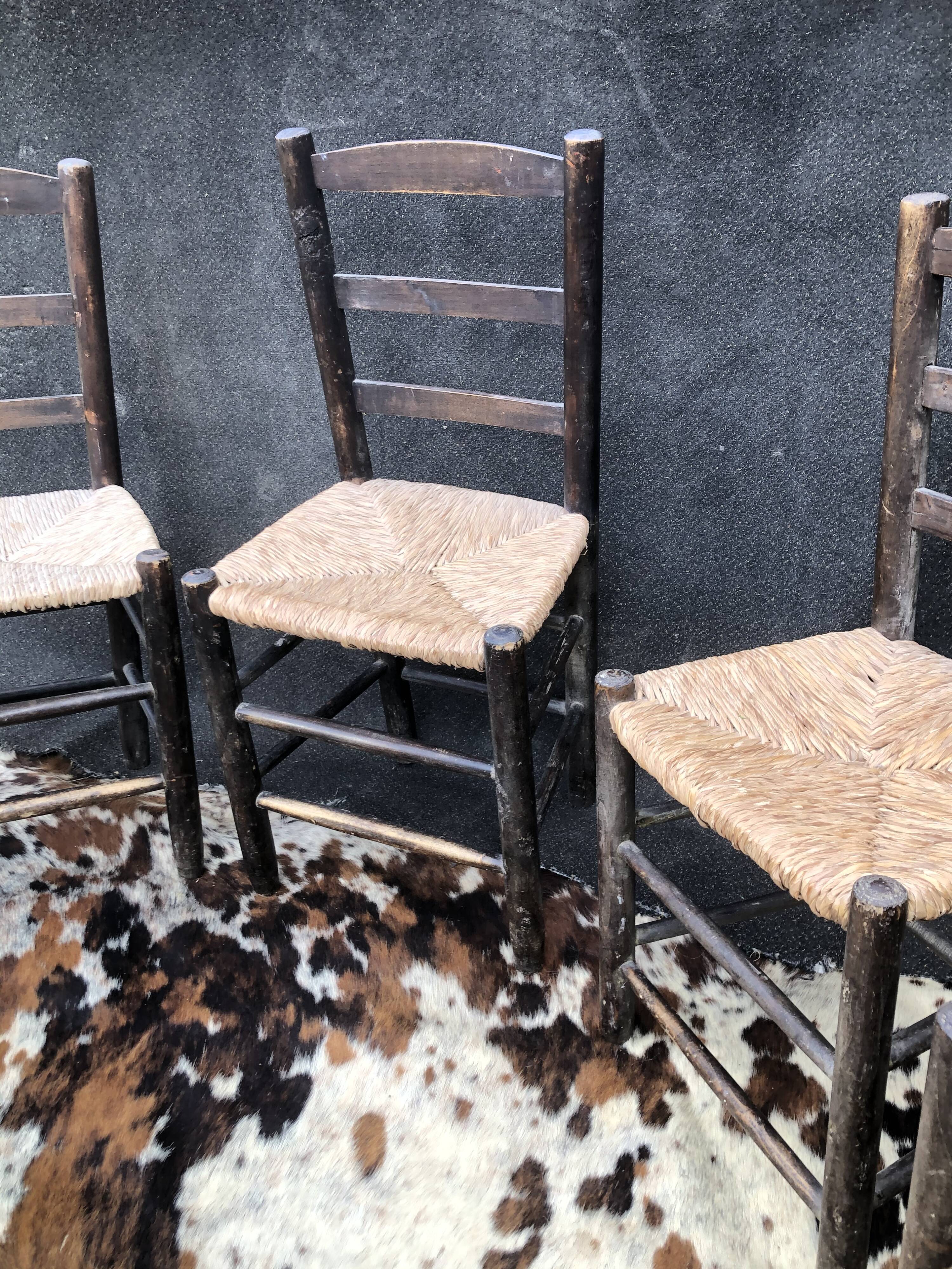 5 chairs straws 1960