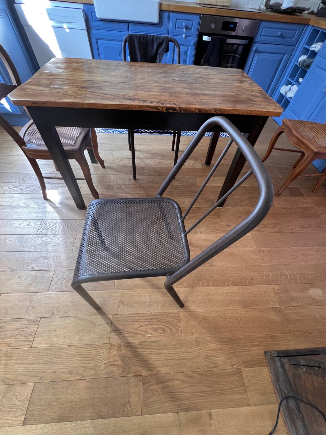 Chaise en fer vintage