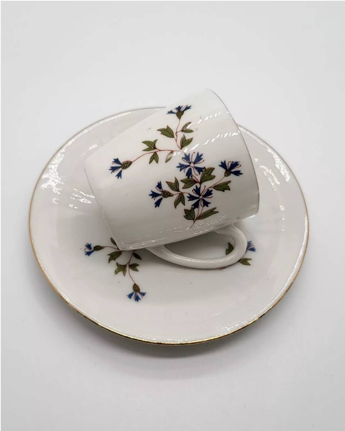 Porcelain Coffee Mug with Cornflower Decor