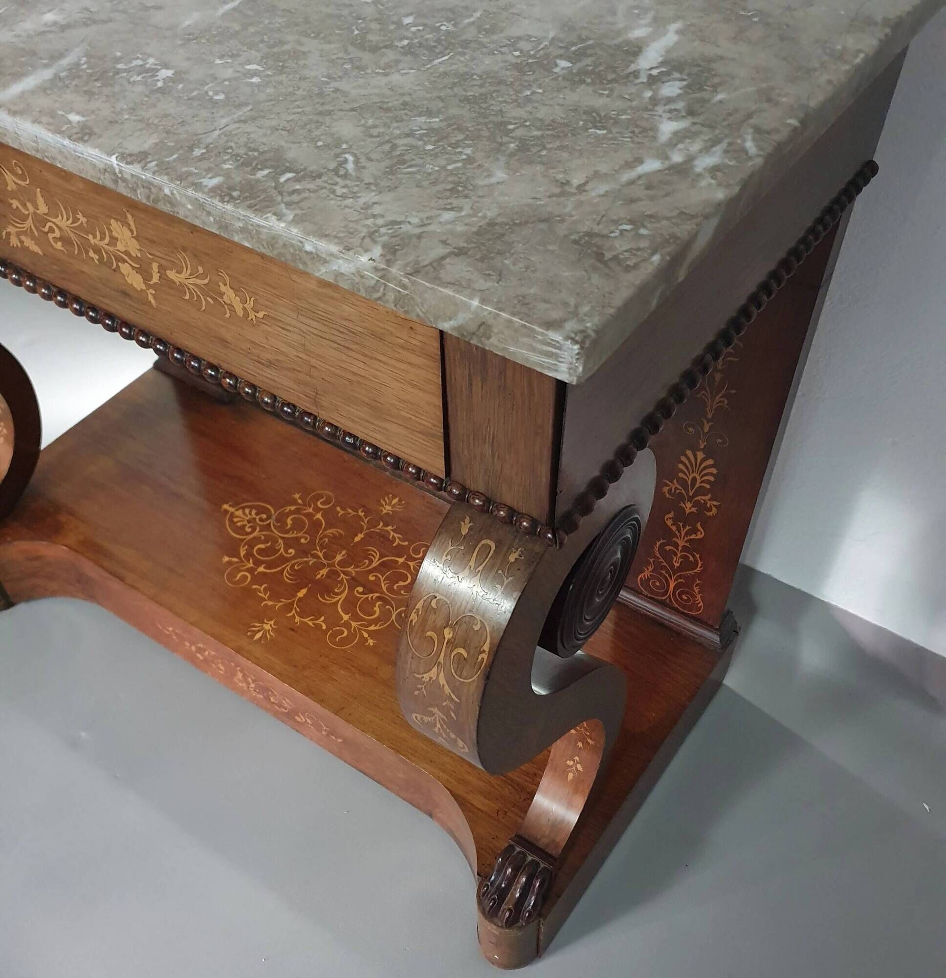 Trumeau / table d'appoint français des années 1830 avec marqueterie de bois