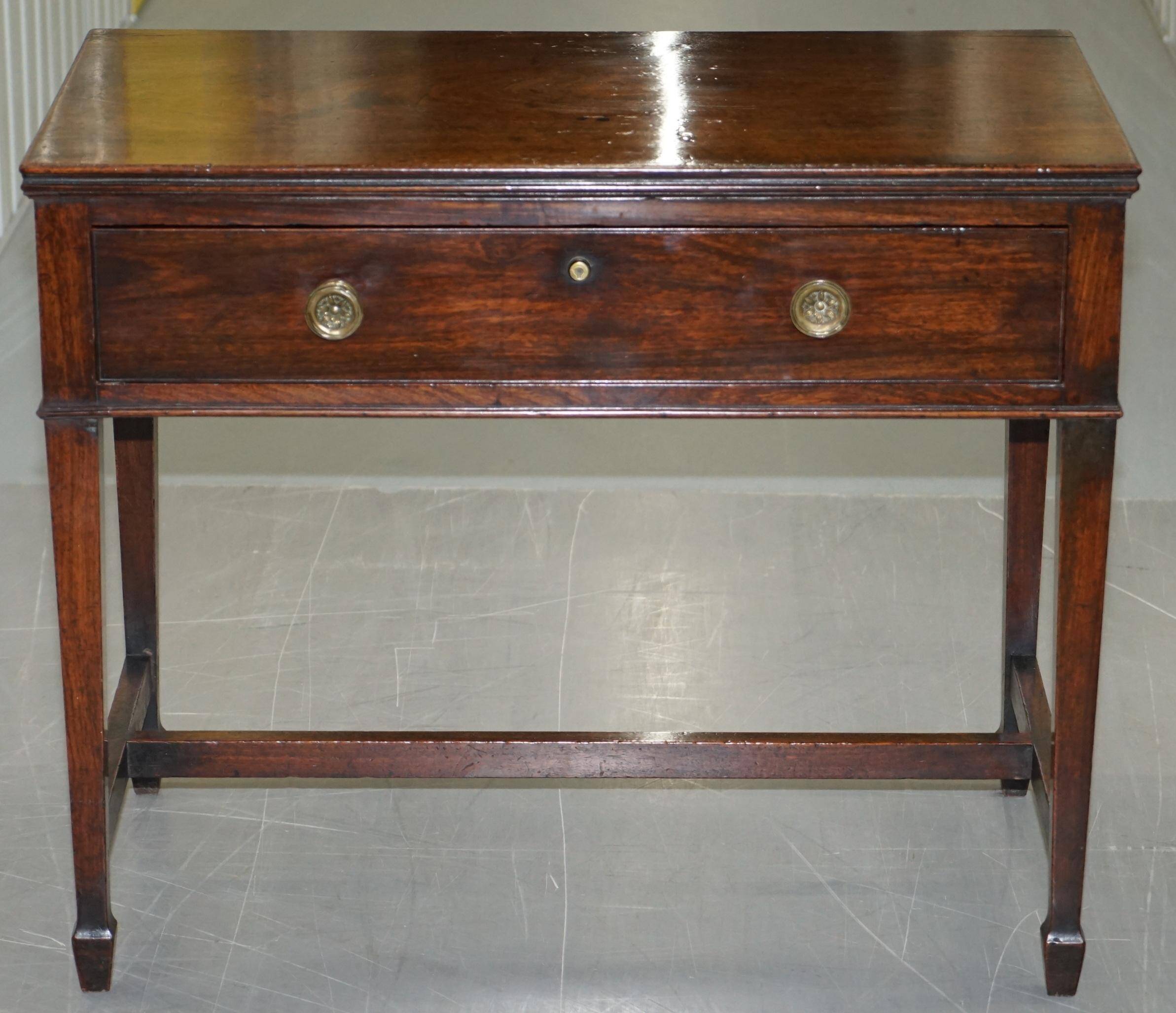 Library secretary George III in Cuban mahogany by Gillows, circa 1790.