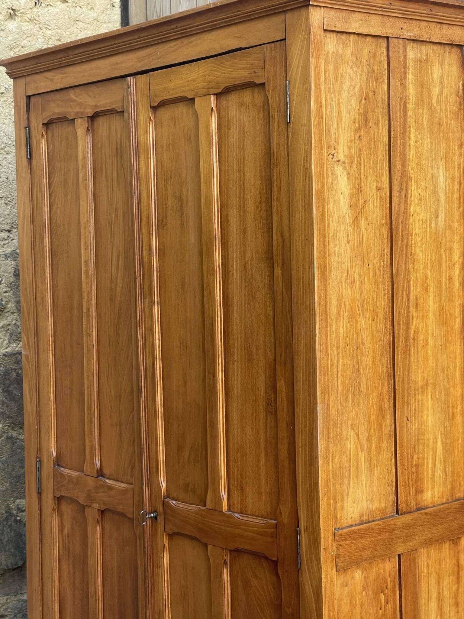 Armoire parisienne