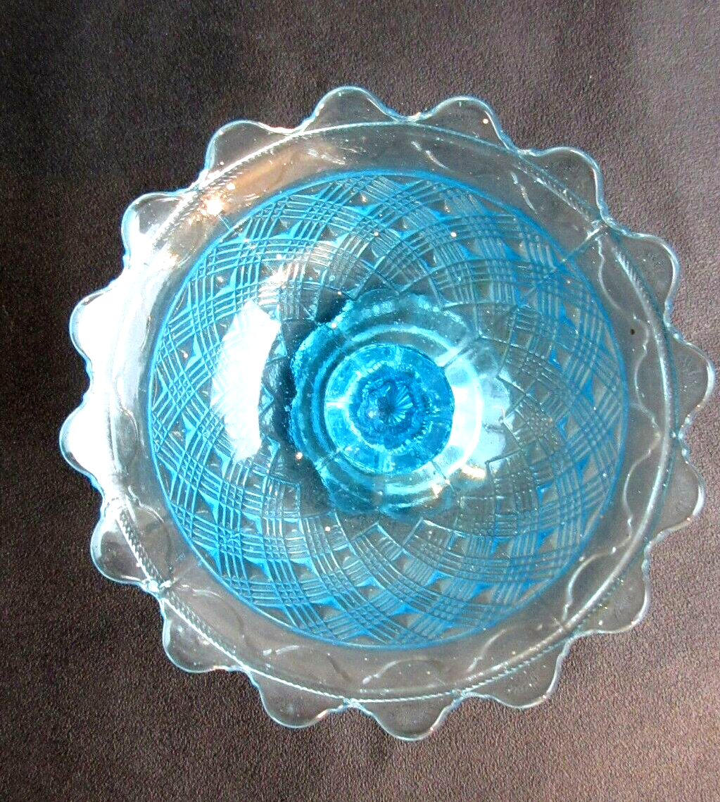 Wooden cup blue gridded glass: Vallérysthal or Portieux