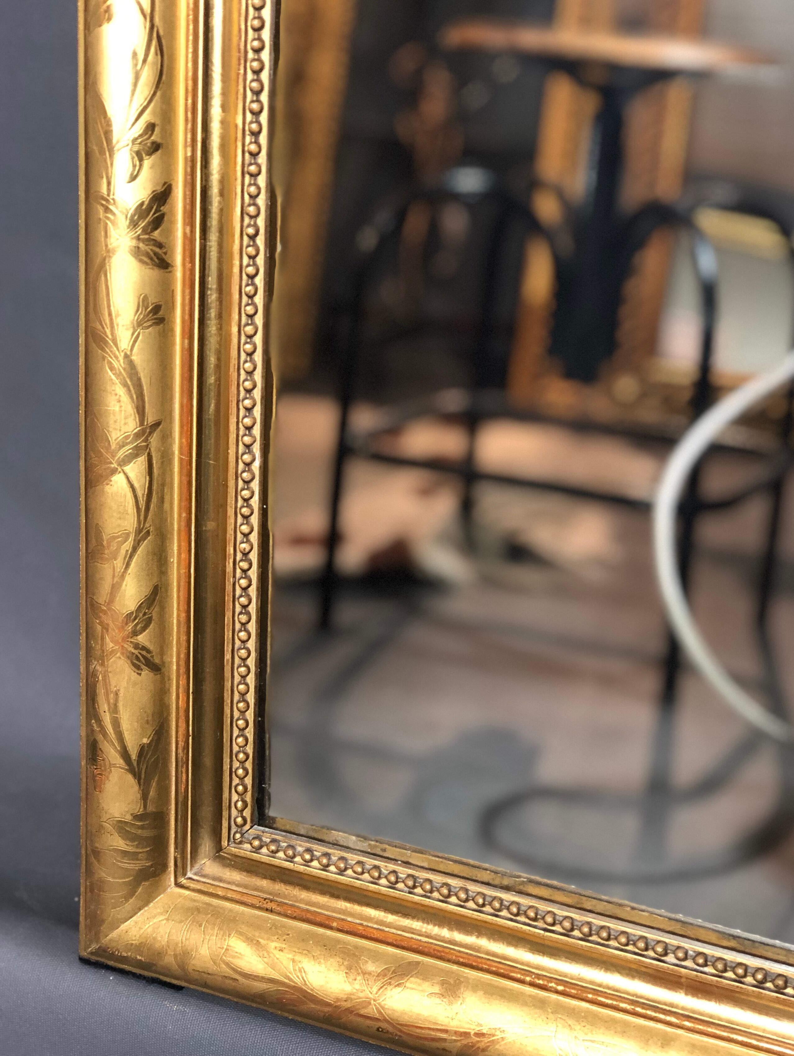 Miroir 190x80 d'époque Louis Philippe doré a la feuille d'or