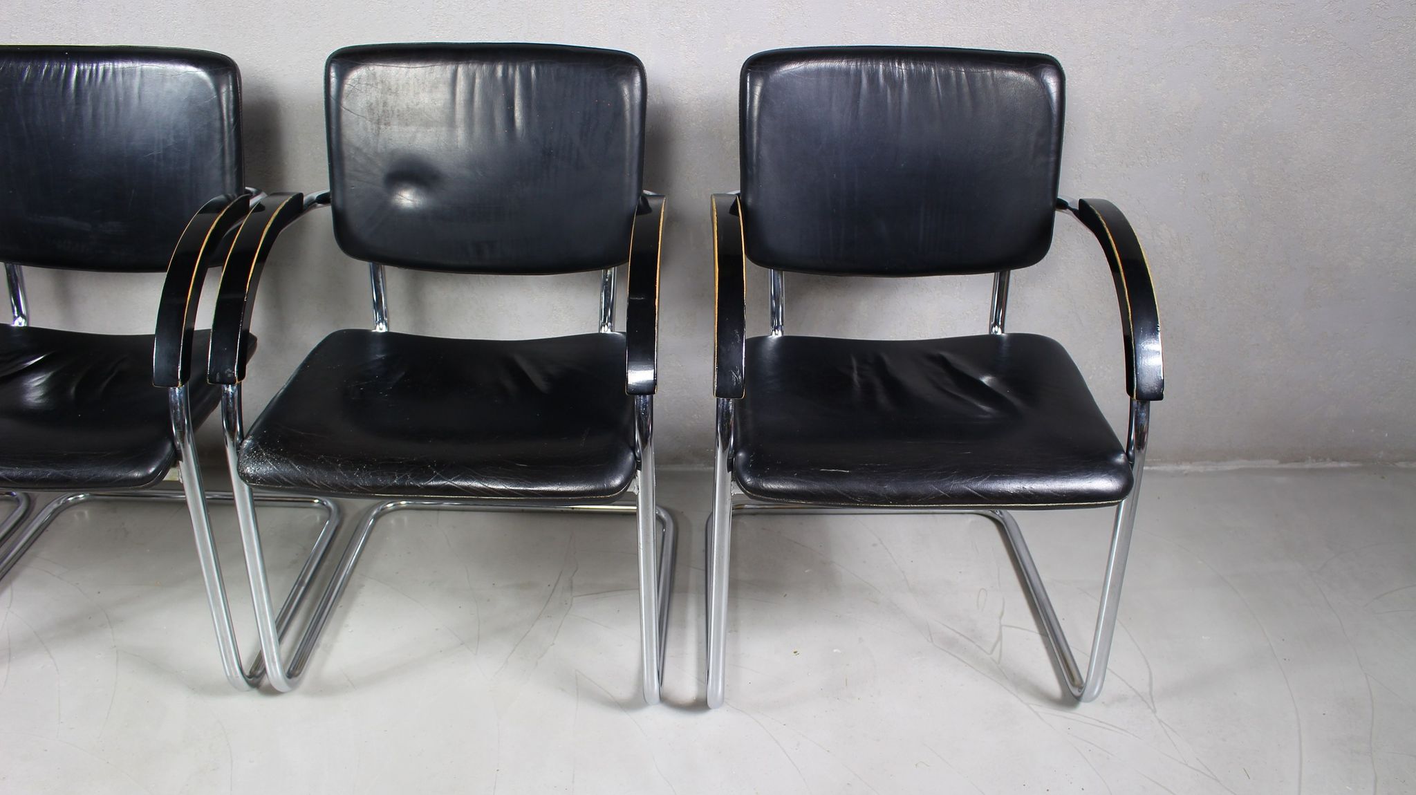 Set of 4 vintage tubular steel lounge chair