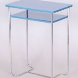Table d'appoint bleue restaurée, par Mücke-Melder, acier chromé, tchèque, années 1930
