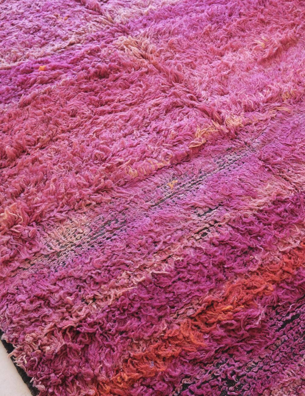 Vintage Berber Rug - 326 x 182 cm