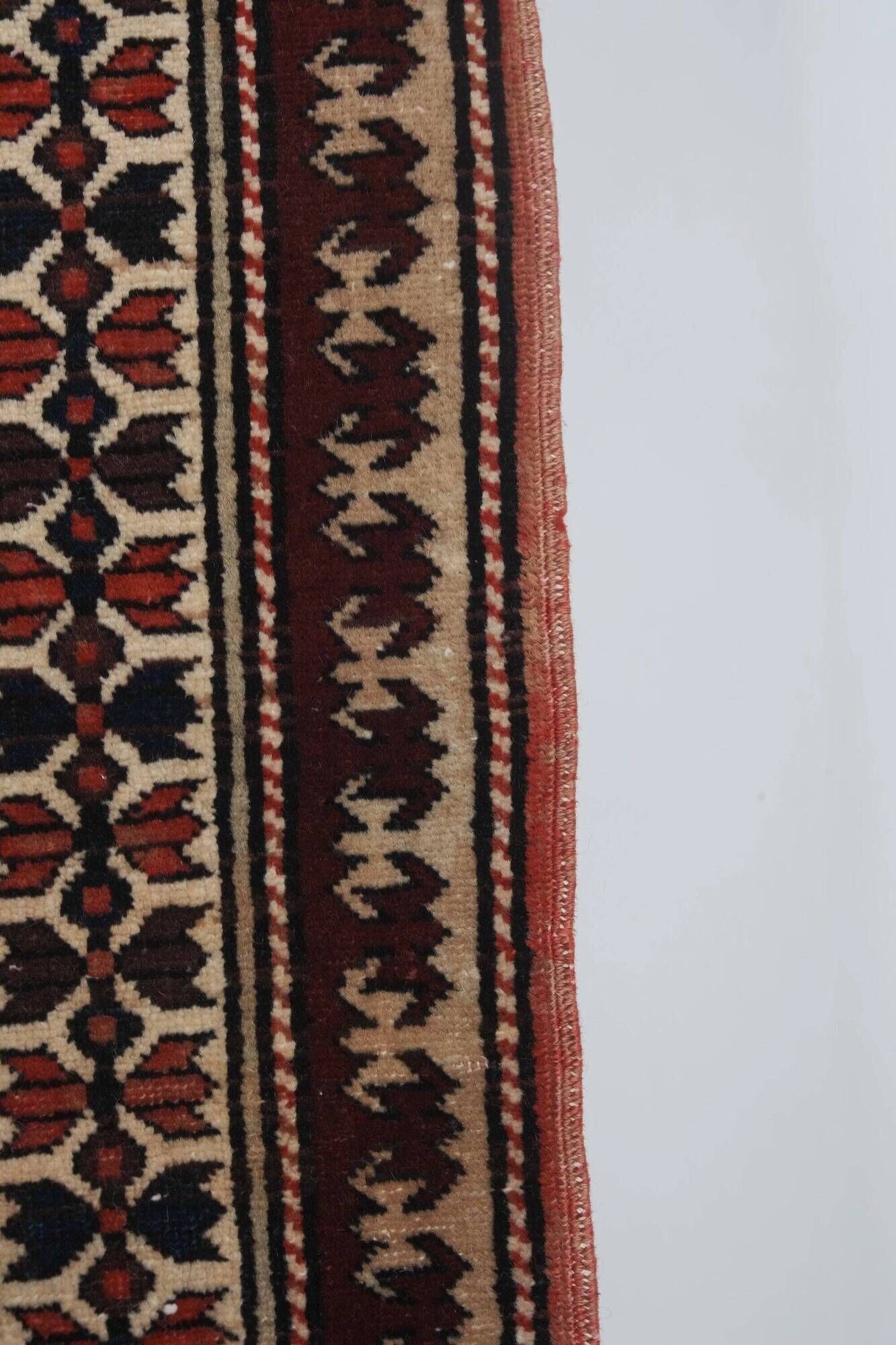 Vintage Turkish handmade rug 140x206 cm