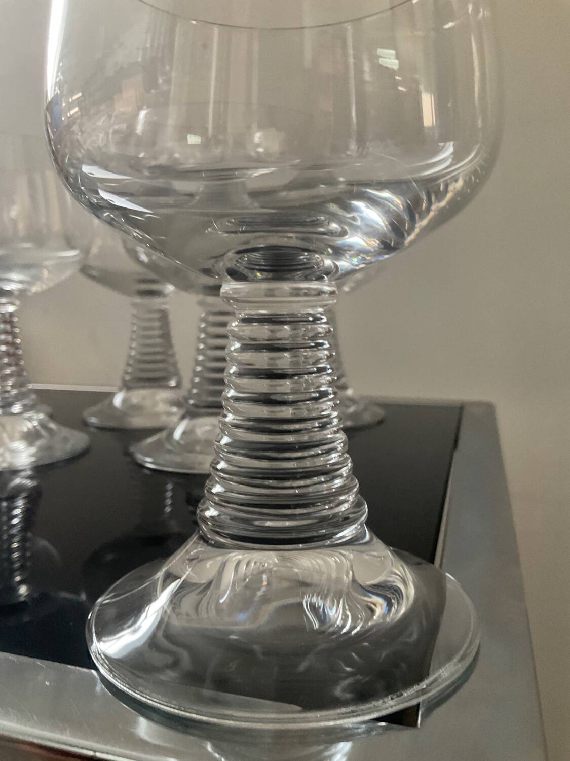 Set of 6 vintage stemmed glasses