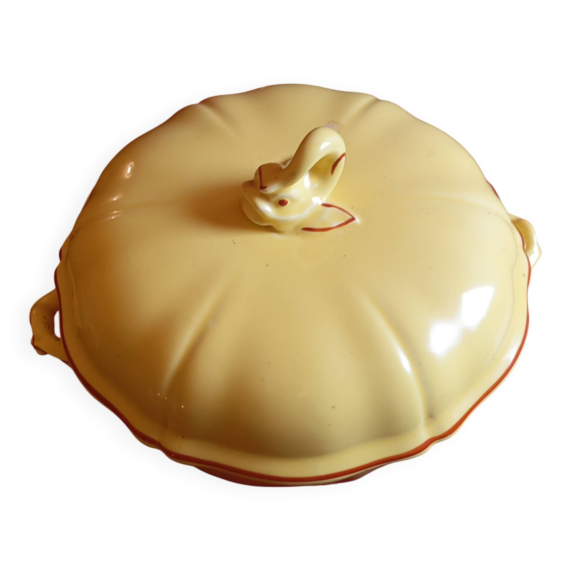 YELLOW "VINTAGE" POTTERY SOUP TUREEN