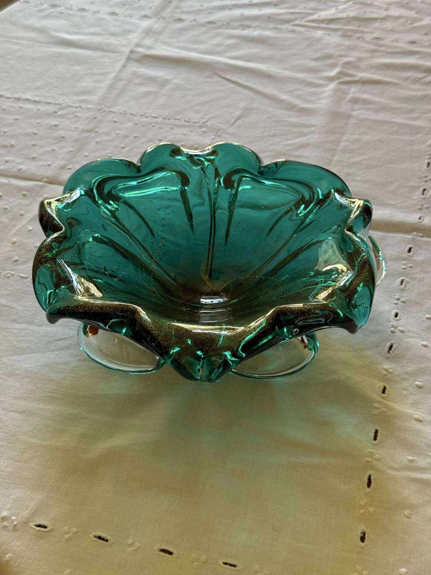 Bowl / pocket emptier / glass centrepiece in Murano style from the 1970s.