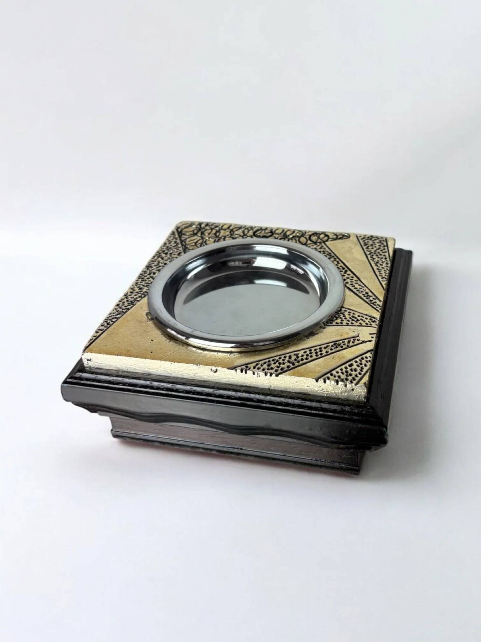 Brutalist wood and resin ashtray, Italy, 1980s