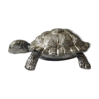 Small box in the shape of a silver metal turtle
