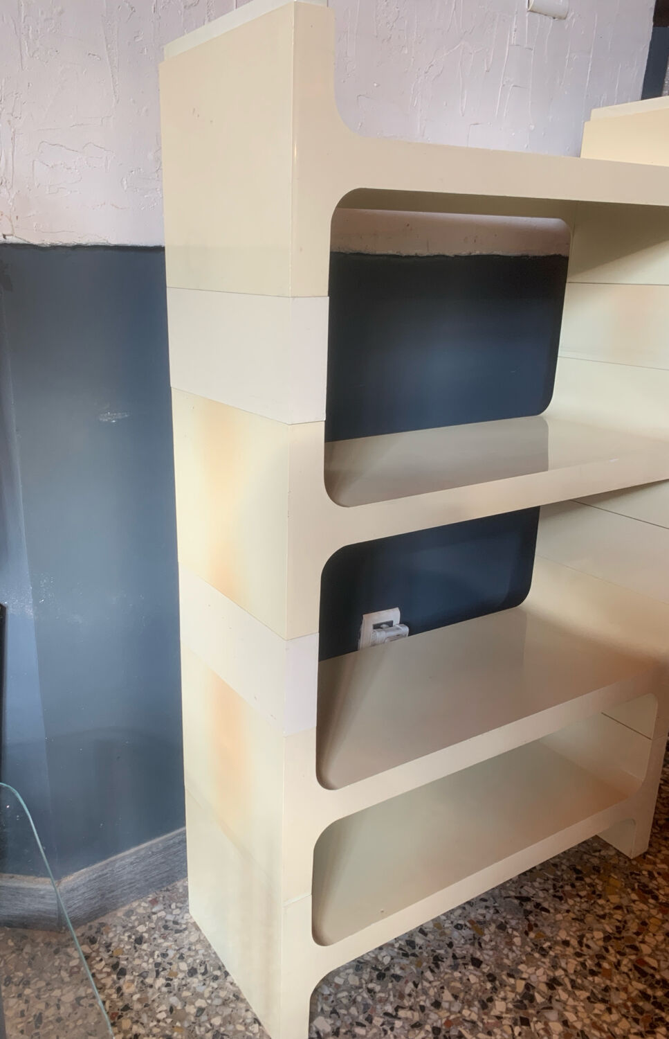 Vardani shelf from the 1970s