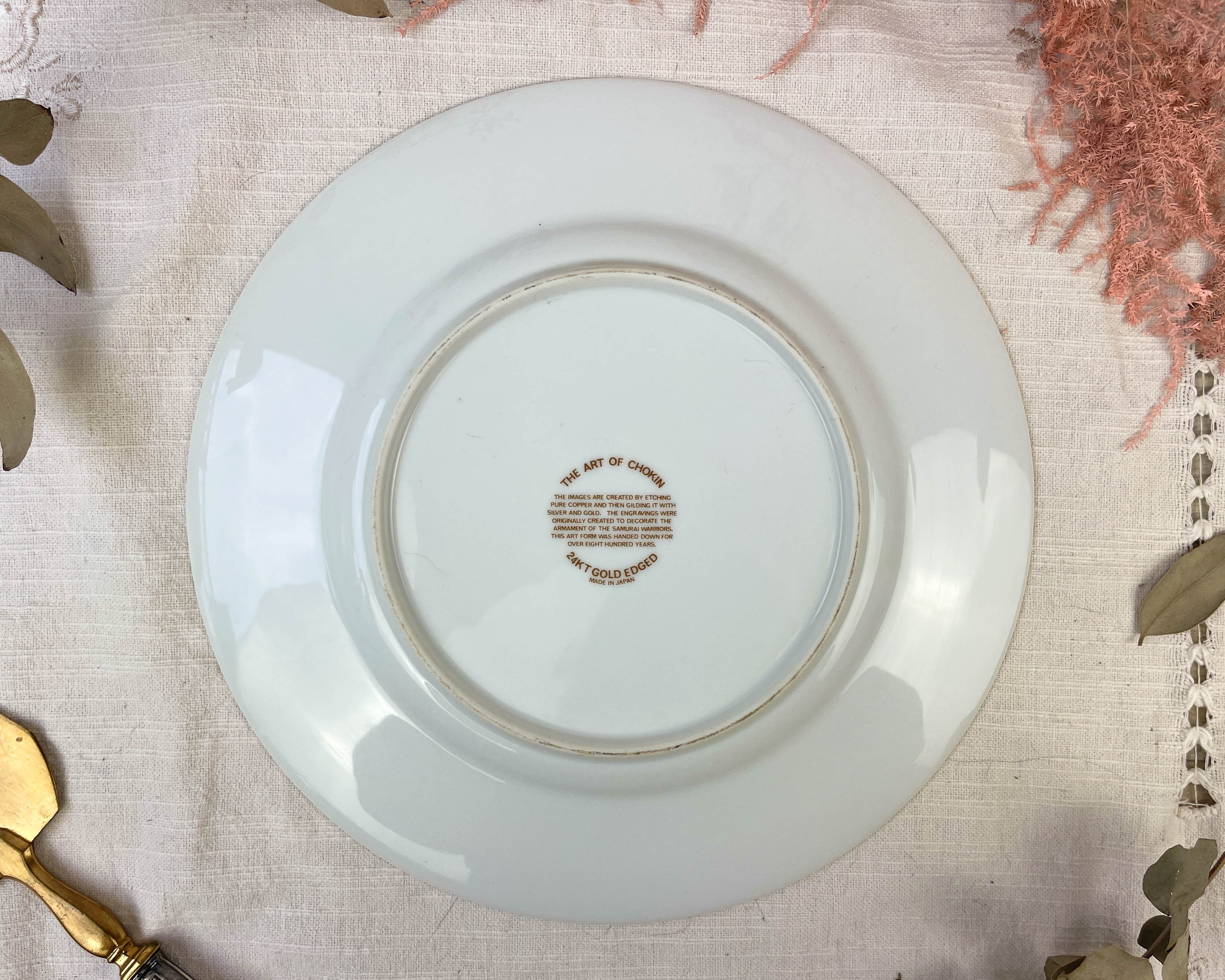 Decorative round porcelain dish "the art of chokin" made in japan